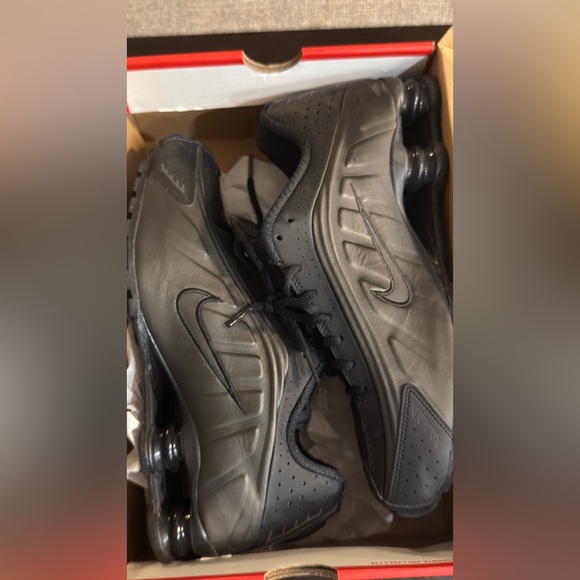 Nike Shox R4 - Picture 8 of 13